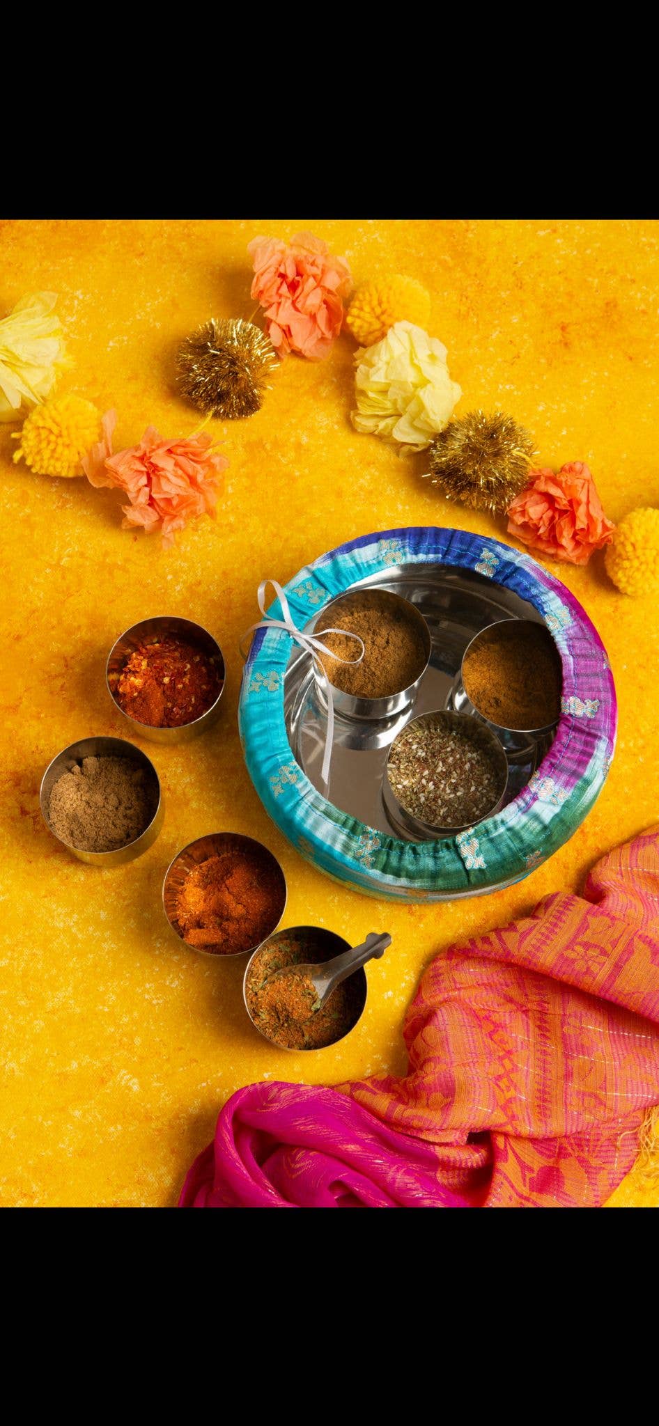 Spice Kitchen - Wholesale Dried Spice Mix - World Spice Tin Blends & Rubs and Silk Sari Wrap3