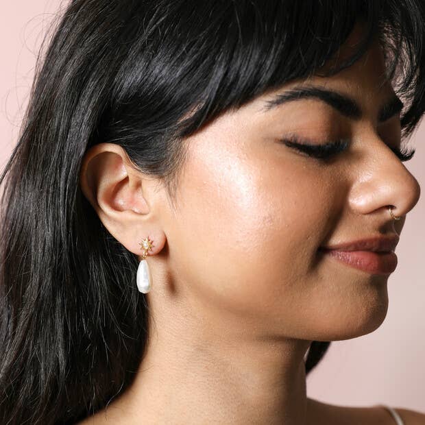 Lisa Angel - Vente Boucles d'oreilles pendantes - Boucles d'oreilles pendantes en forme de soleil et de perles en or2