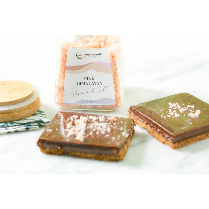 Himalayan Secrets - Wholesale Salt - Pink Himalayan Pyramid Flake Salt - 155g Glass Jar4