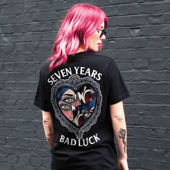 Syv års uheld T-shirt (Unisex) for engroshandel hos Broken Society