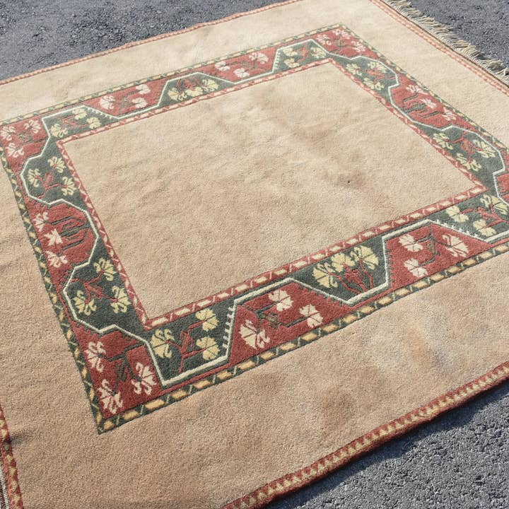 Turks vloerkleed, groot 6,4×6,6 ft, vintage vloerkleed, bruin wollen vloerkleed met stippen voor wholesale door Vintage Rugs Loom