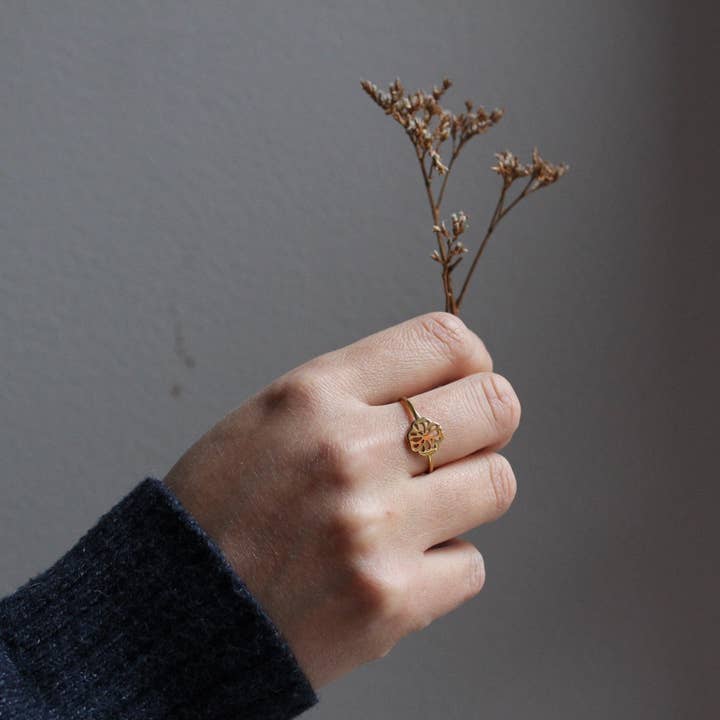 Flower Ring In Yellow Gold for wholesale by Maral Kunst