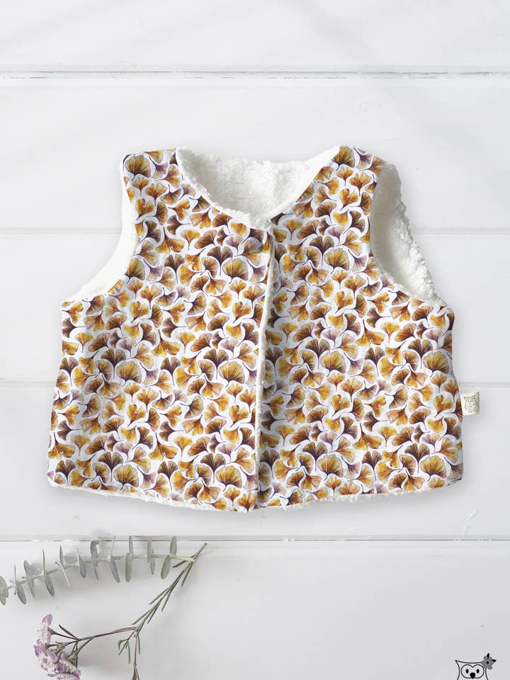 “Ginko” shepherd's vest for wholesale by Un hibou dans le papier