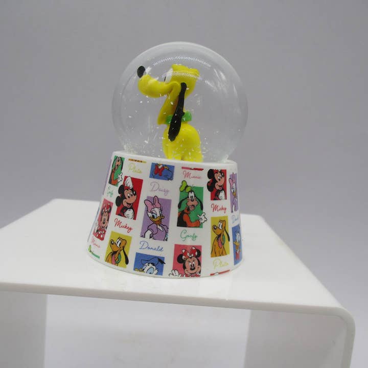 Silver Buffalo - Wholesale Snow Globe - Disney Pluto Boxed 45mm Light Up Snow Globe4