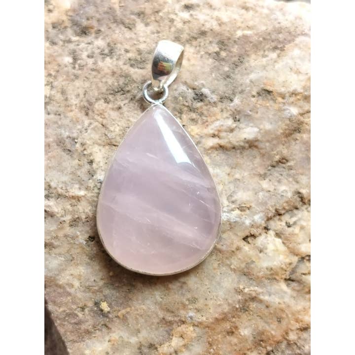 Magnifique pendentif unisexe en argent 925 en quartz rose pour la vente par SILVER CAVE