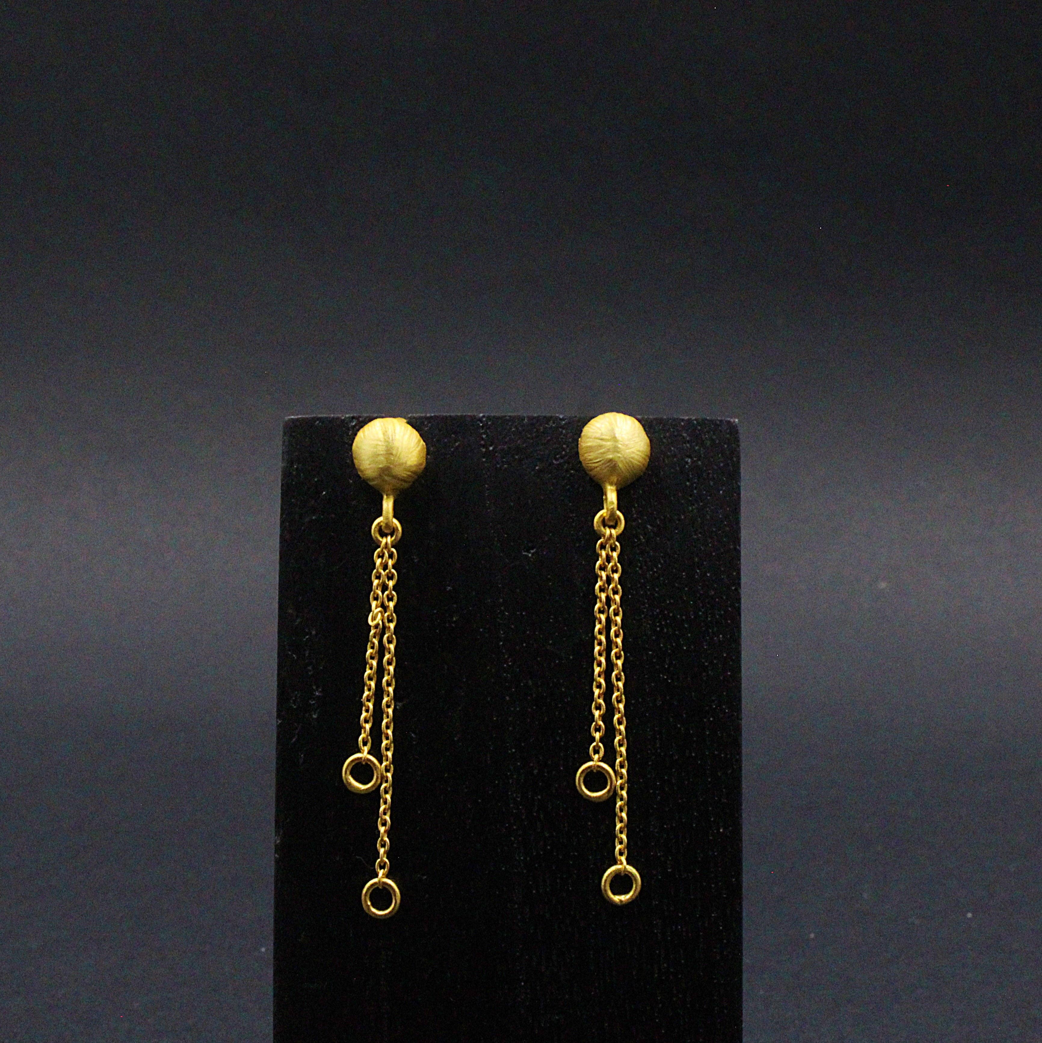 LA MAR – wholesale Dangle earrings – Gold-plated BUTTON PENDANT with chain1