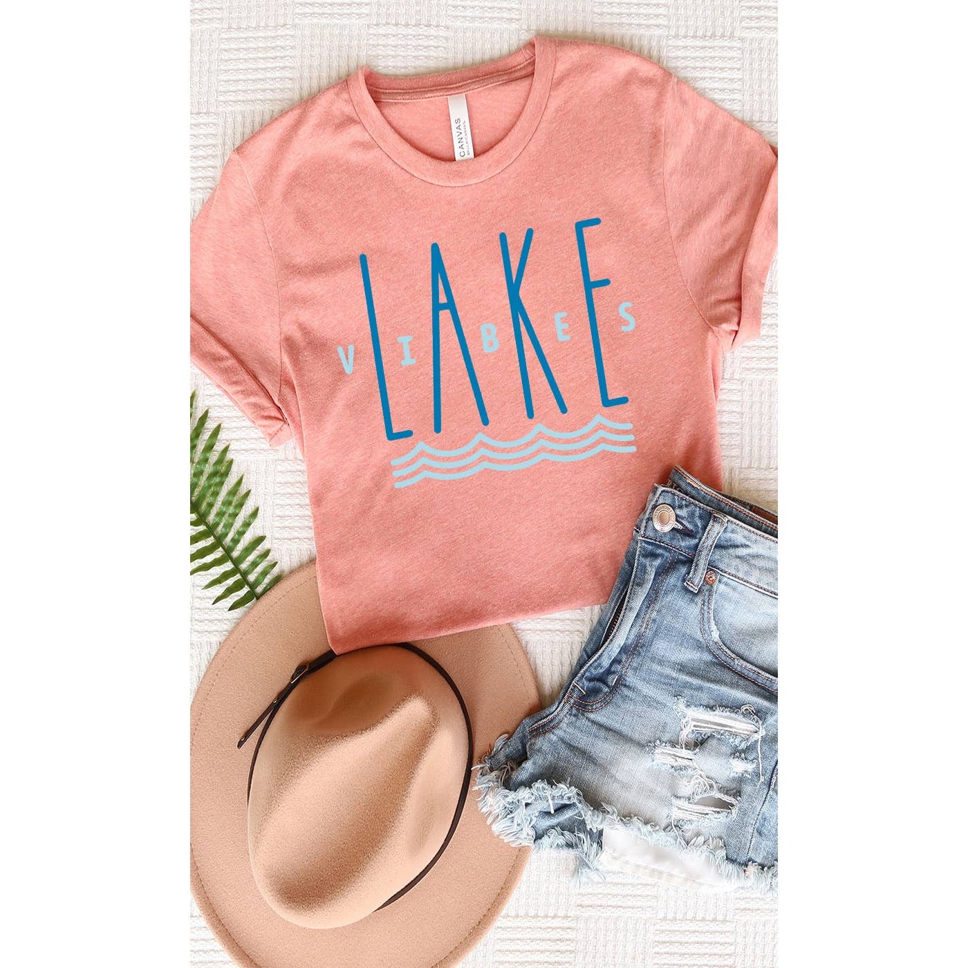 Kissed Apparel - Vente T-shirt sérigraphié – femme - T-shirt graphique d'été Lake Vibes4