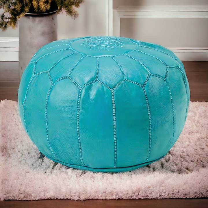 Rund læderpuf, håndlavet læderpouf fra MOROOIN for engroshandel hos MOROOIN