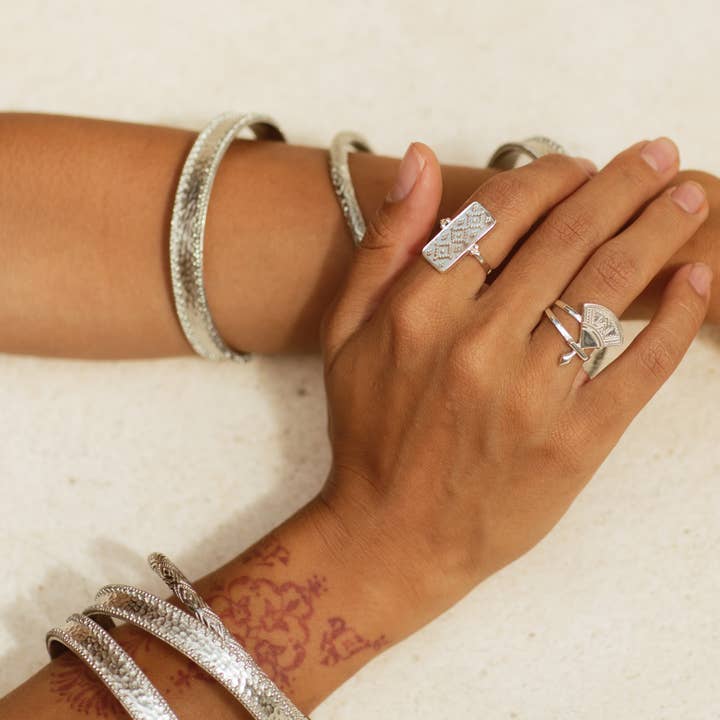 Nakila Collective - Wholesale Jewellery set - Indra Bangle set - white brass 2