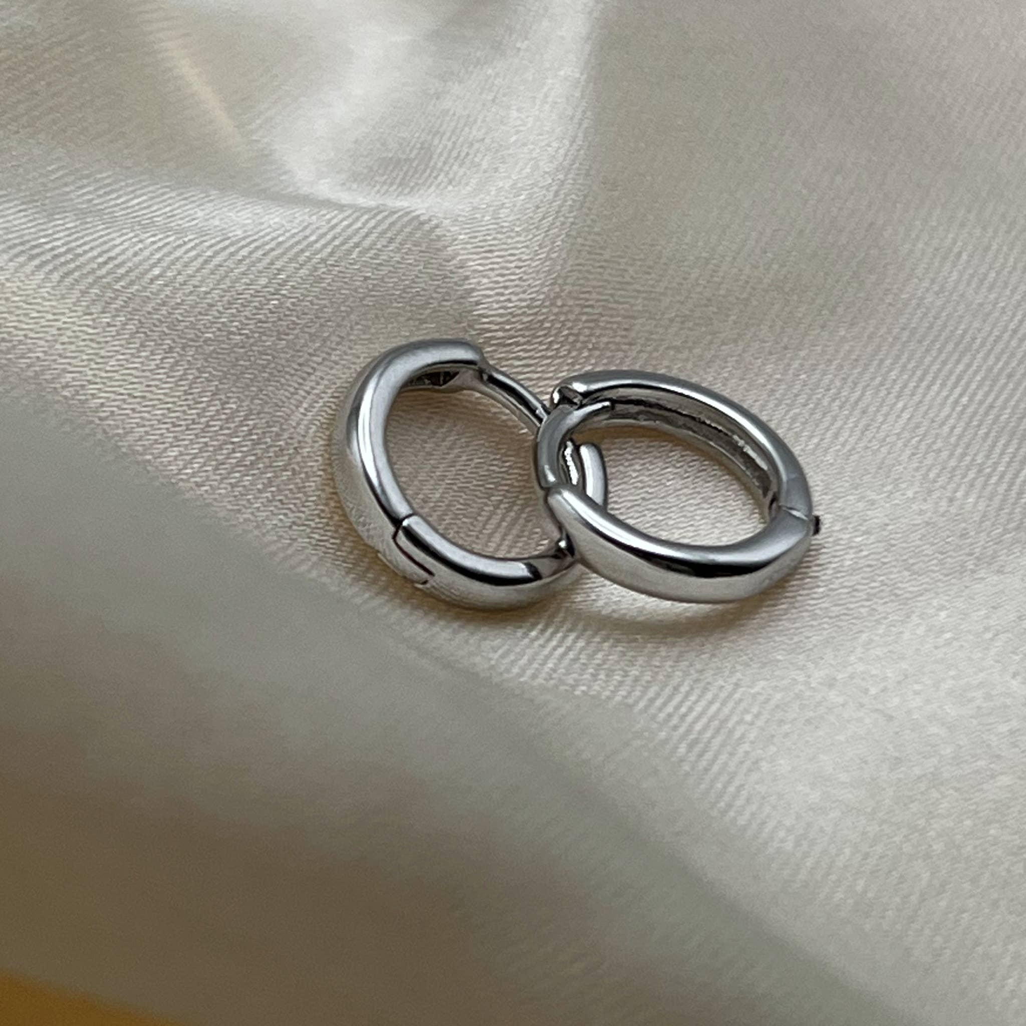 Howard's - Wholesale Huggie Earrings - Huggie Hoop Earrings4