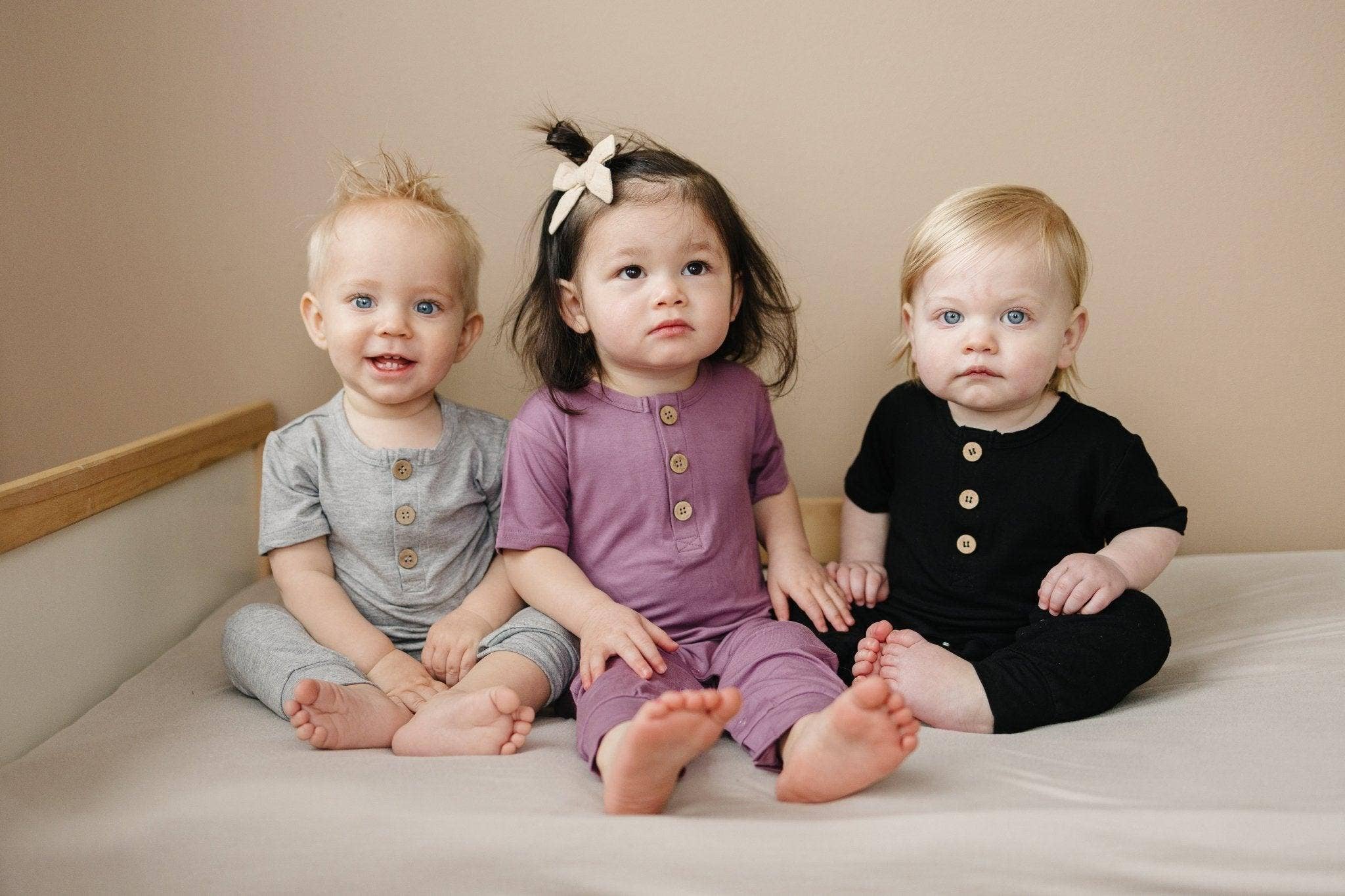 Little Joy Co. - Vente Barboteuse – bébé - Barboteuse Henley en bambou1