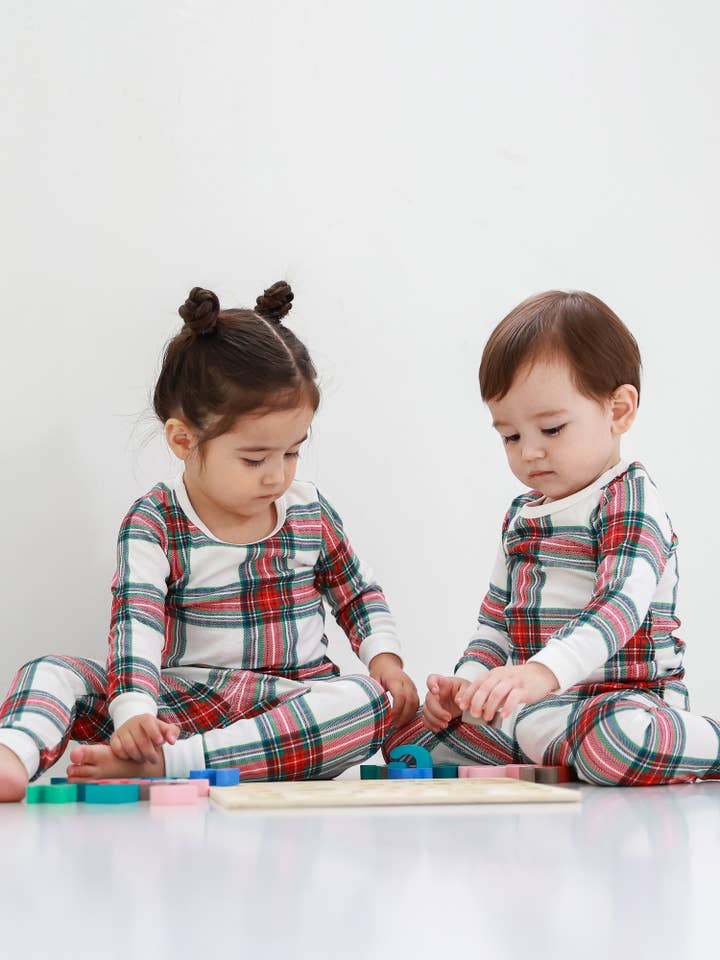 Multicolor Pijama a cuadros de tartán de algodón para bebés, niños pequeños y ajustados de venta al por mayor en Faire