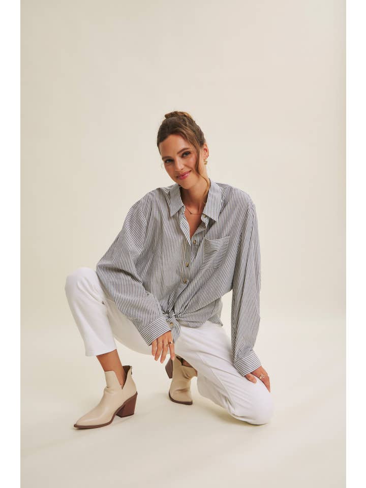 in february - Wholesale Buttoned-down shirt – Women's - SEASONLESS EASE COTTON PINSTRIPE BUTTON-DOWN OVERSIZED SHIRT6