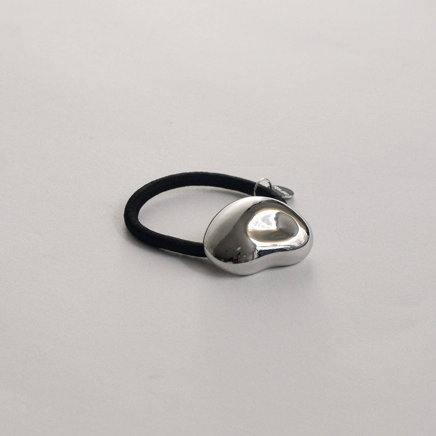 nar'sha - Wholesale Hair tie - Pebble-Shaped Metal Cuff Hair Tie | Silver1