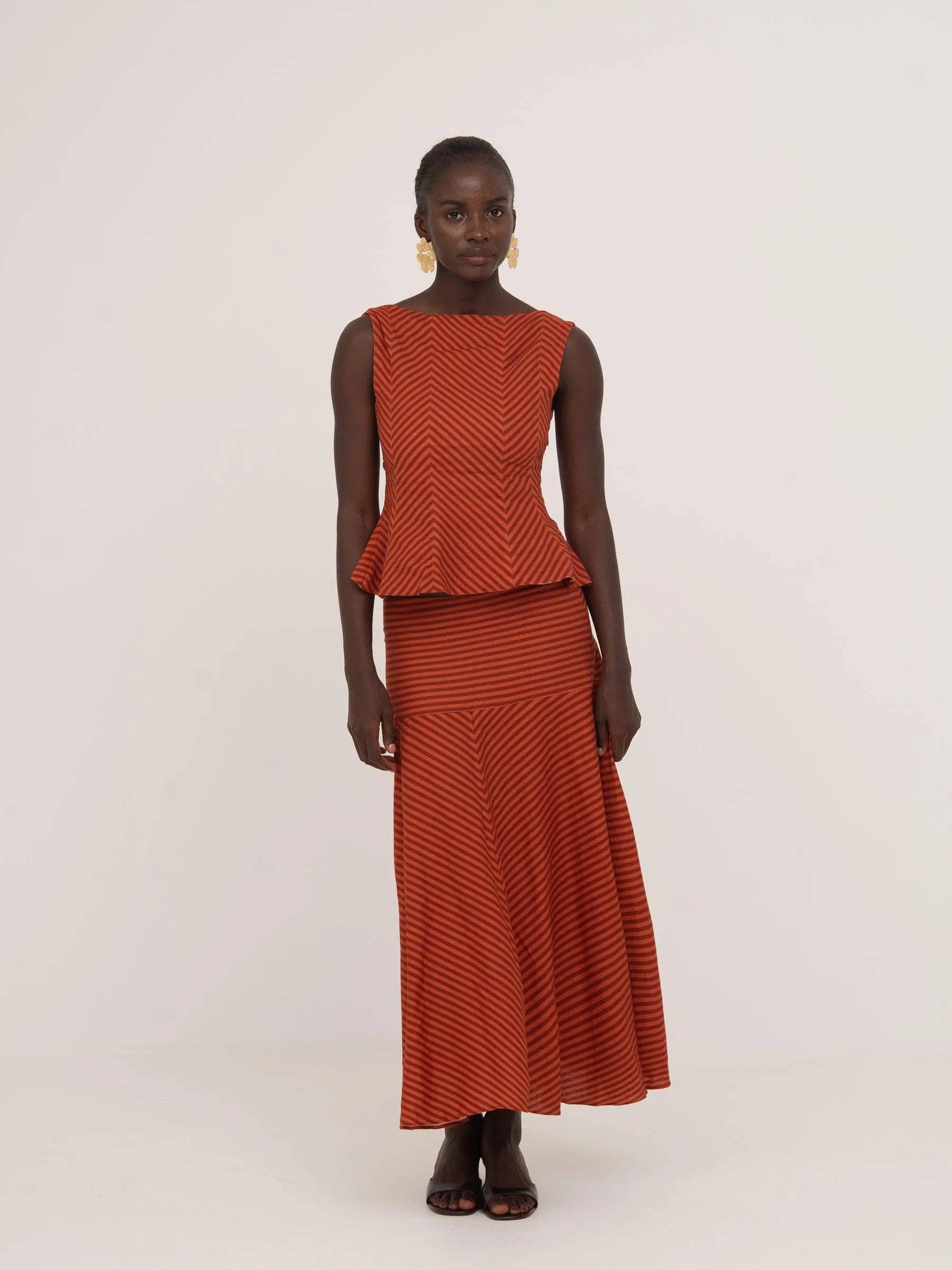 CARMEN SAYS – wholesale Kjol - Dam – Colombina Röd och Orange Randig Festkjol6