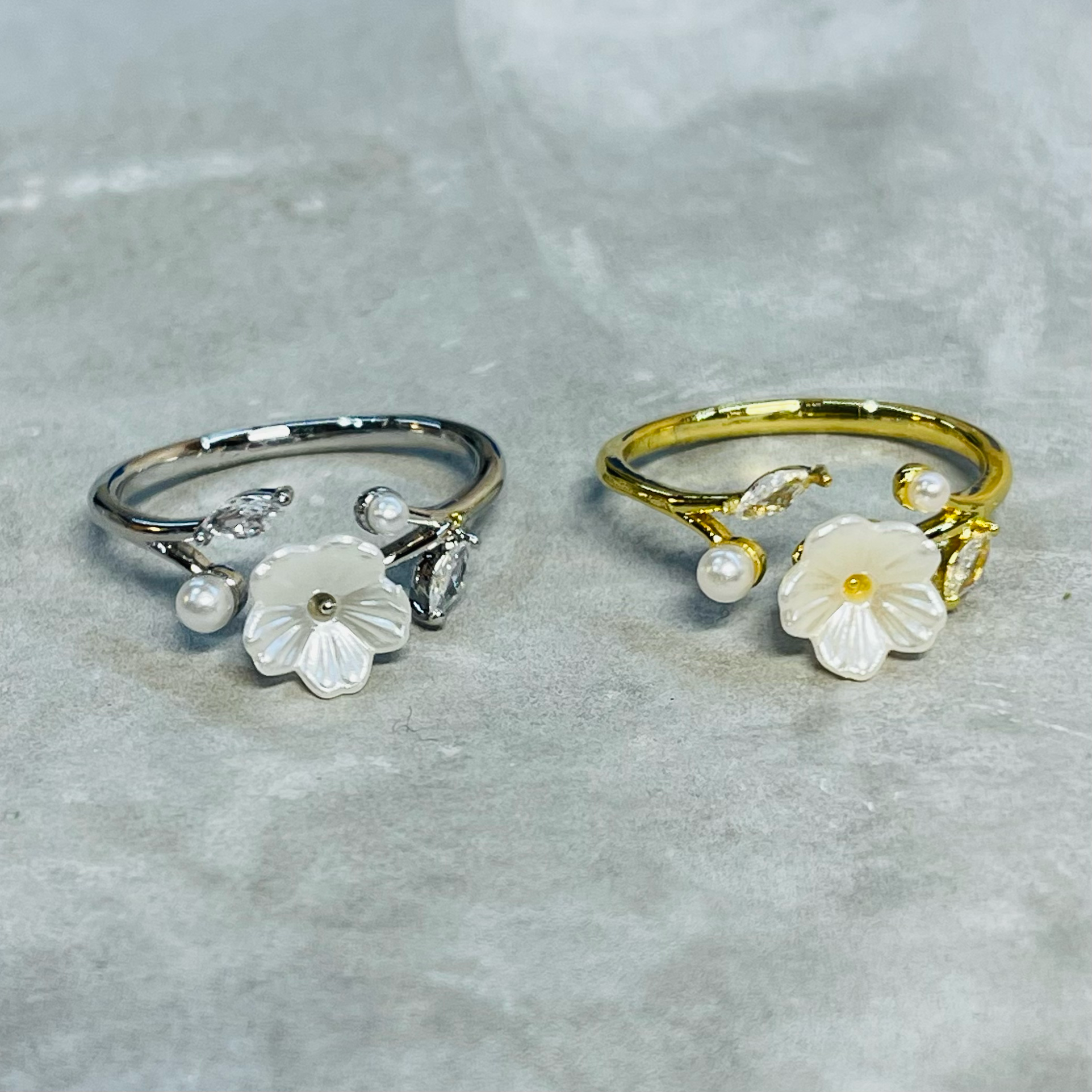 Loli - Wholesale Multi-Stone Ring - Minimal Daisy Adjustable Ring with Small Sparkling Stones1