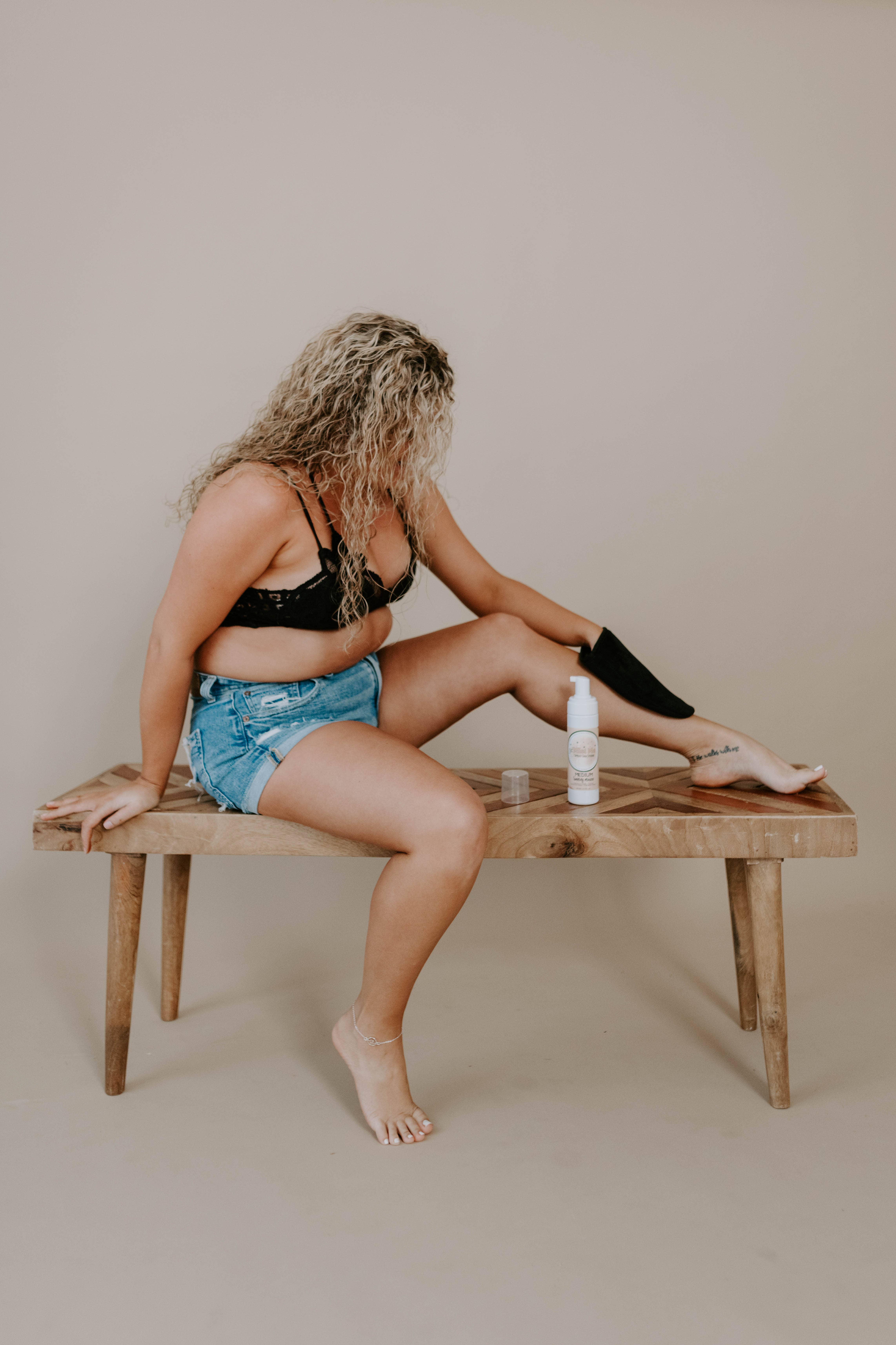 Mist Me Spray Tan Studio – wholesale Self-tanner – Medium SelF Tanning Mousse3