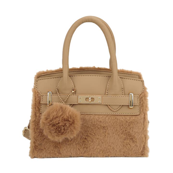 Mini-sacoche Rachel en fausse fourrure avec breloque à pompon pour la vente par KAYLA+AVA