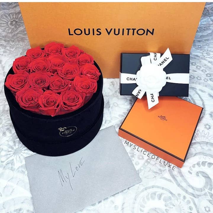 Rose Forever - Vente Fleur séchée/pressée - Boîte de Roses Éternelles en Velours Noir avec 16 Roses Rouges1