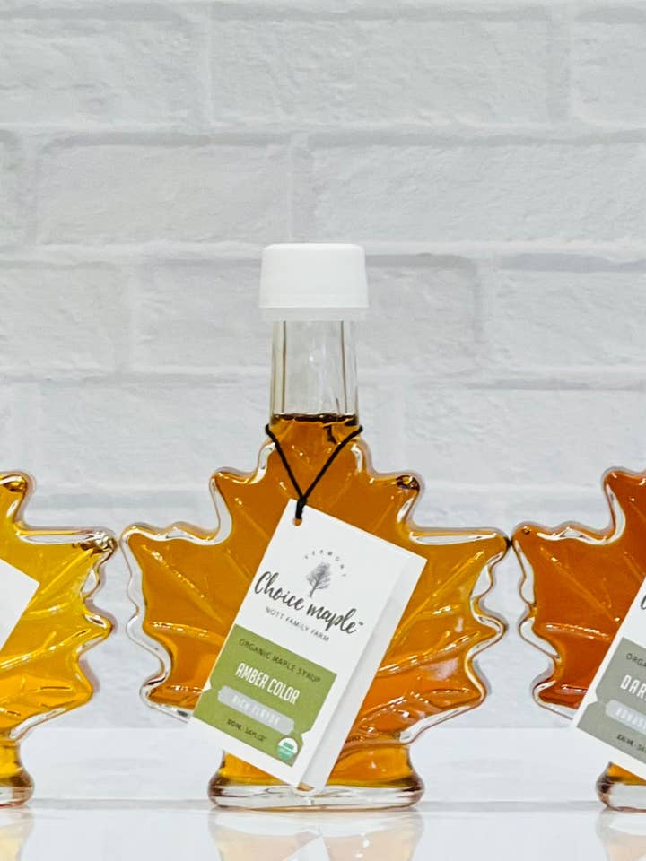 Sirop d'érable biologique, 12 caisses Glass Leaf pour la vente par Choice Maple