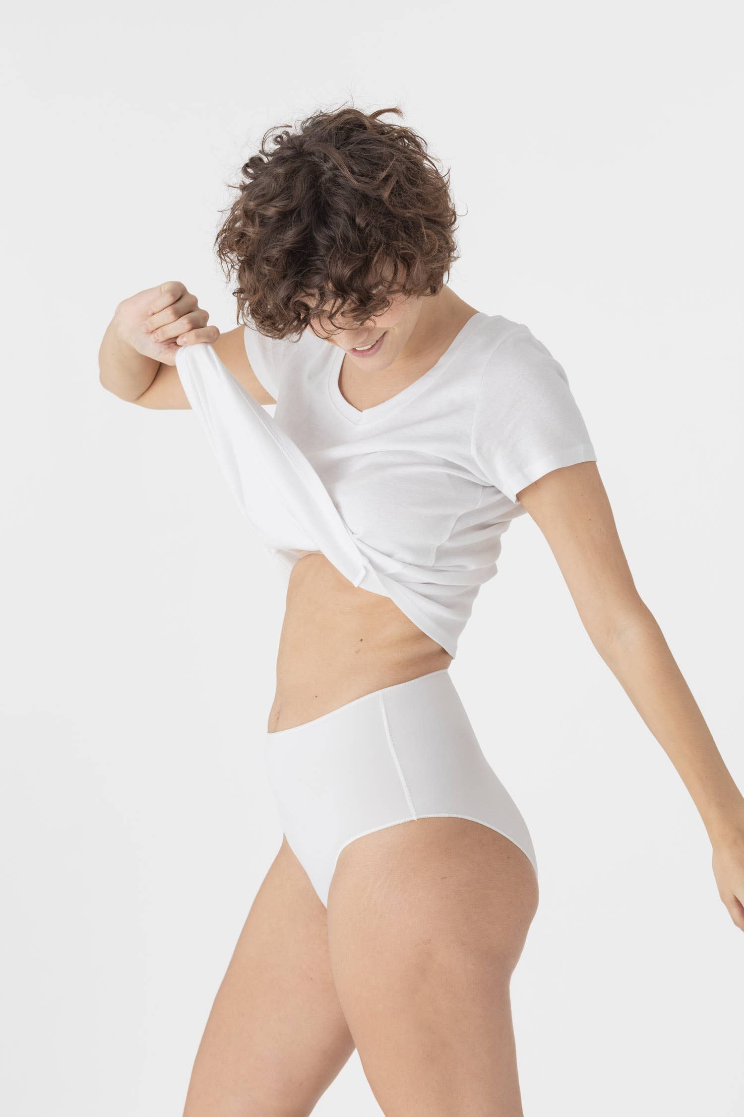 Maison Lejaby – Großhandel Unterwäsche – Damen – Maison Lejaby Unsichtbare weiße High-Waist-Höschen4