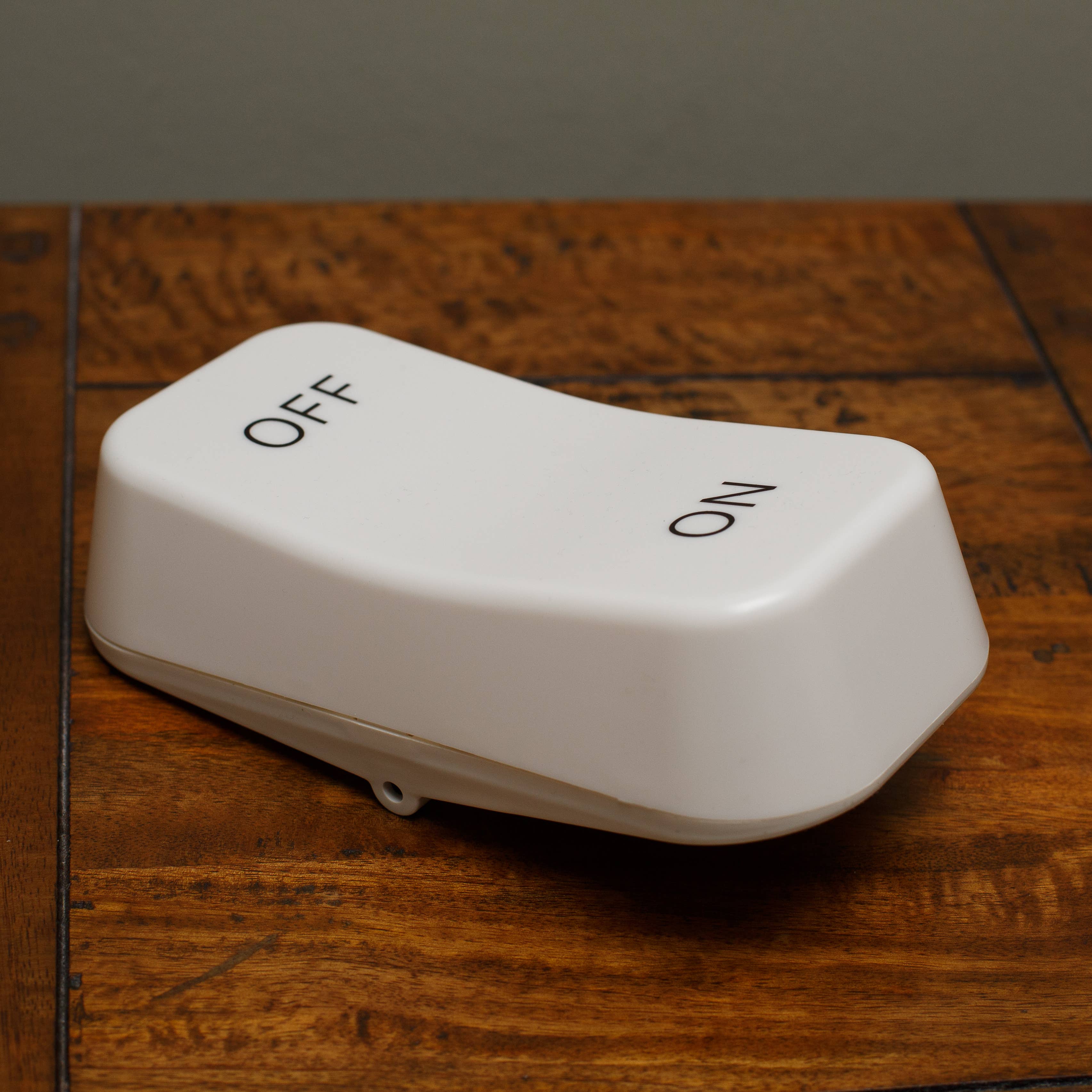 Echo Three – Großhandel Akzent-/Schreibtischleuchte – On/Off Schalterlampe4