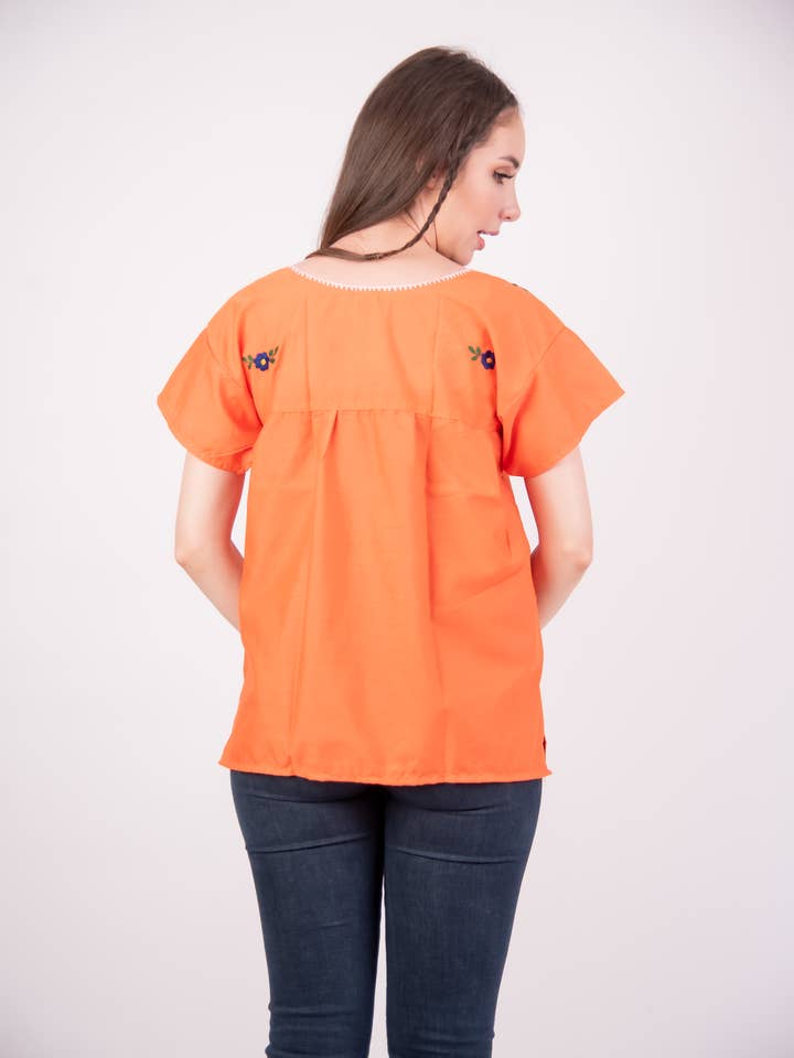 Blouse mexicaine personnalisée à vos couleurs entièrement brodée pour la vente par Cielito Lindo