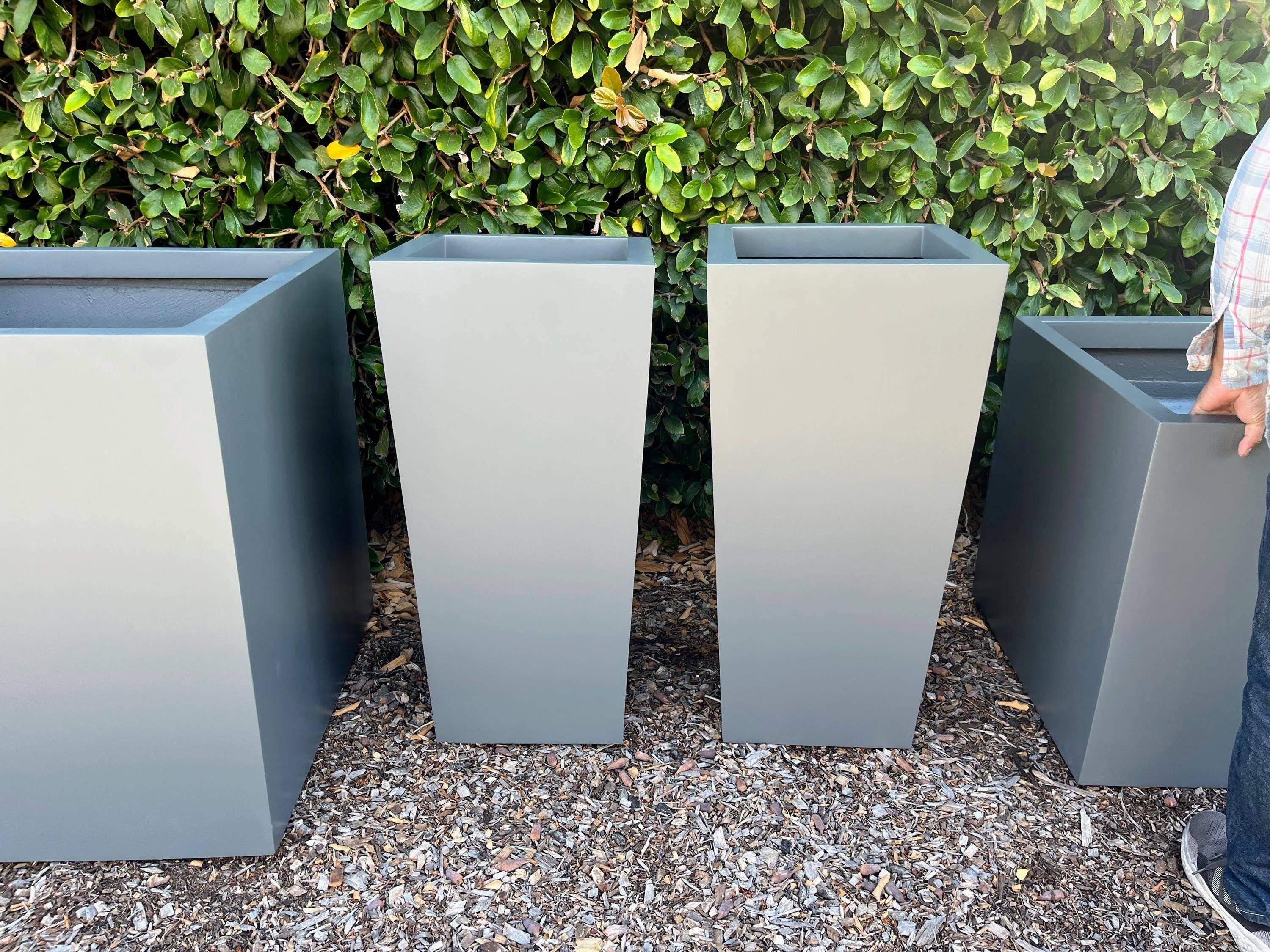 Tikal Composite Designs – wholesale Plant pot – Modern Tapered Fiberglass Planter