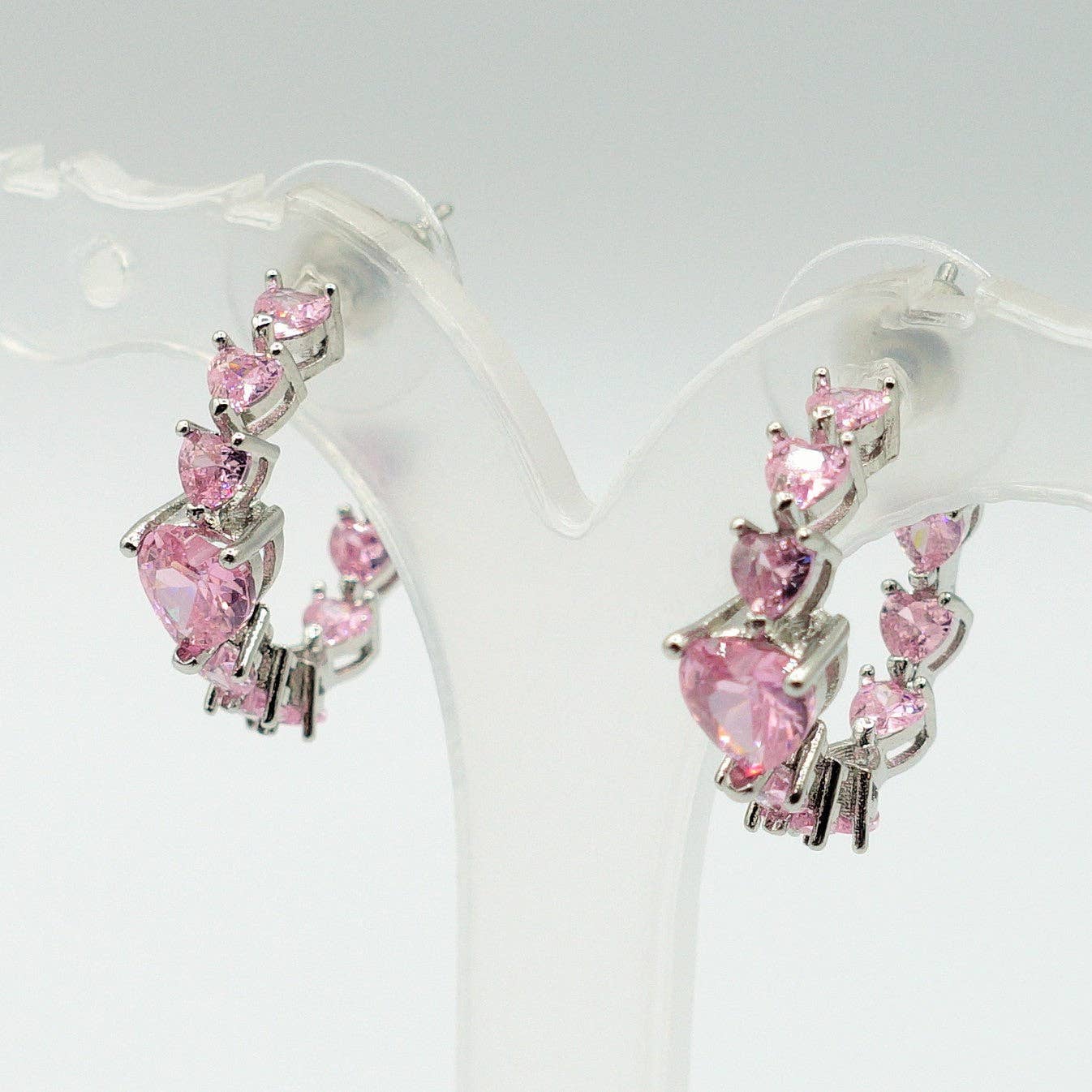 Daemon srls – wholesale Hoop-örhängen – CHERIE - STORT hjärta - orecchini en cerchio con cubic zirconia a forma di cuore10