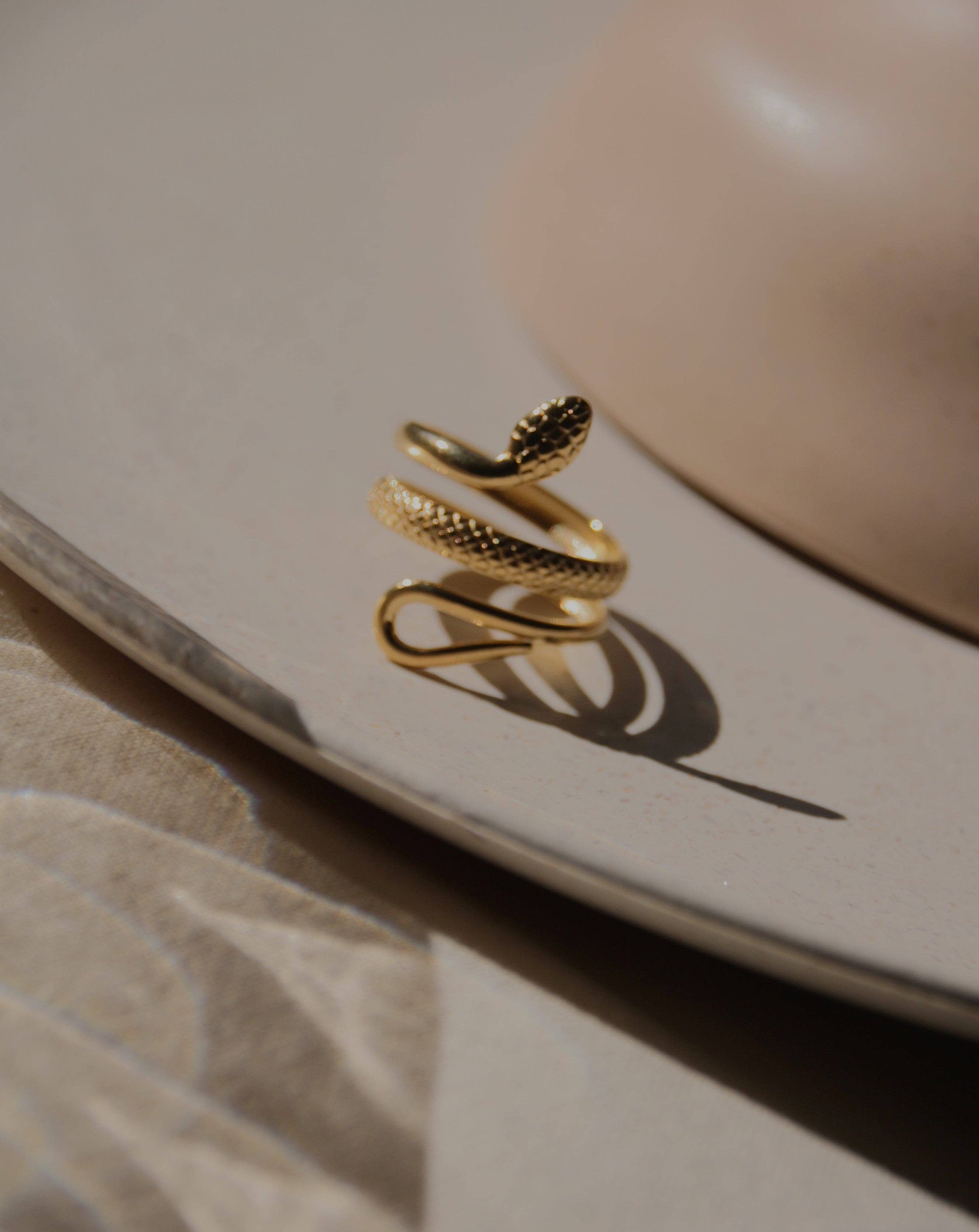 Positiva Jewelry - Wholesale Cocktail/Statement Ring - Goldener Schlangenring4