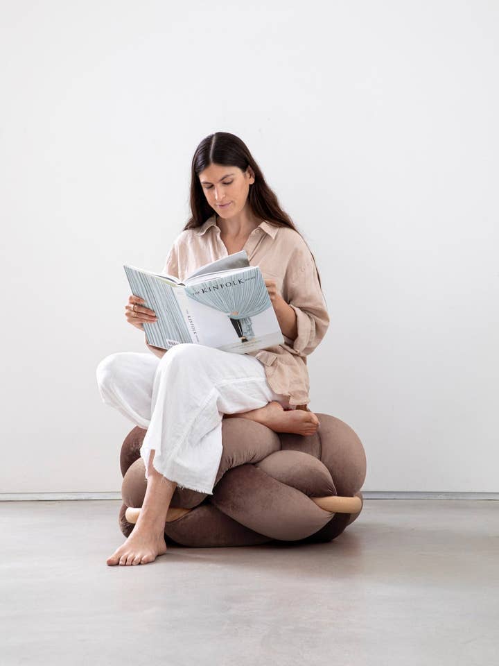 (L) Tryffelknut Ottoman för wholesale av Knots Studio