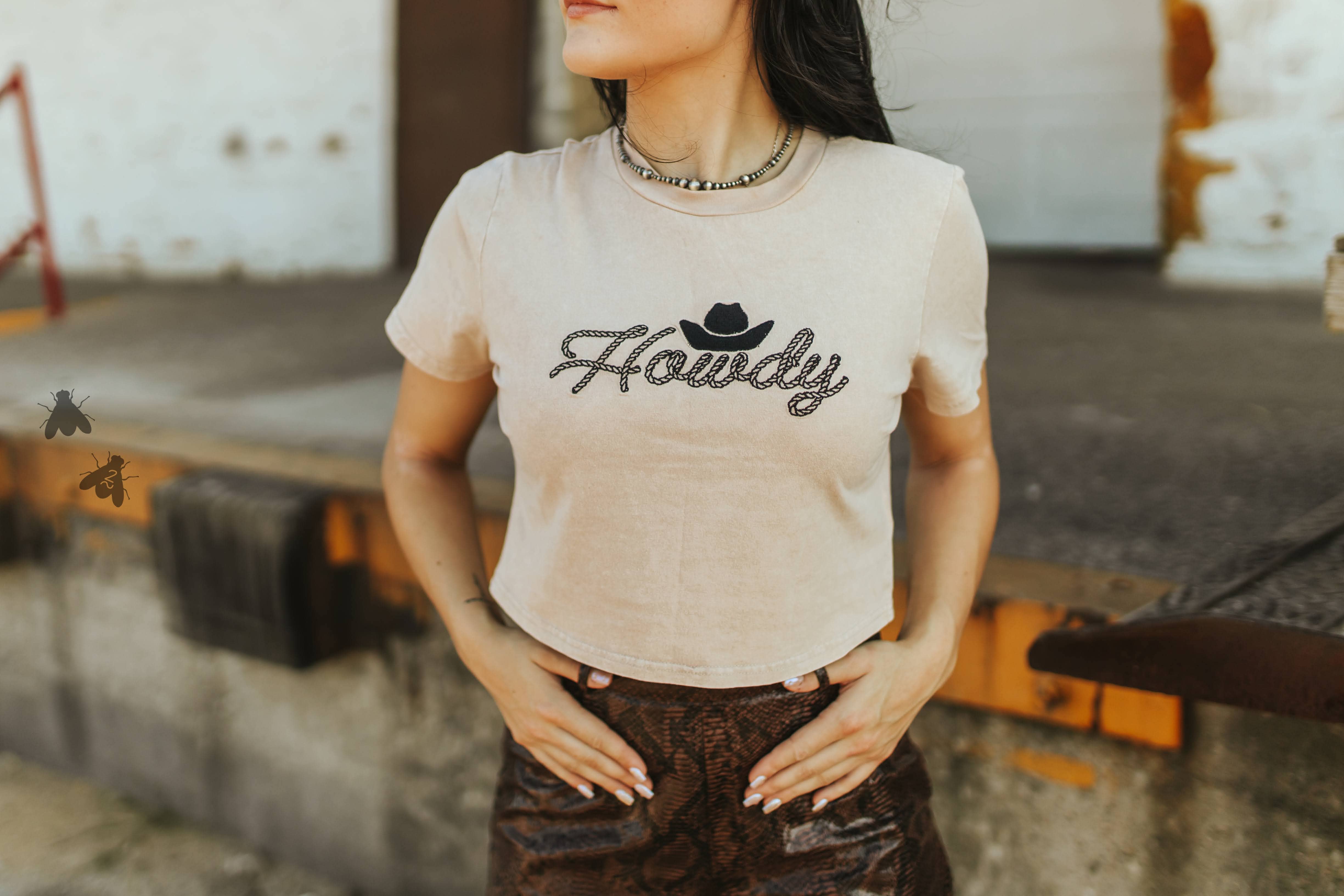 2 Fly Co - Wholesale Screen Printed T-Shirt - Women's - HOWDY DOLL TOP10
