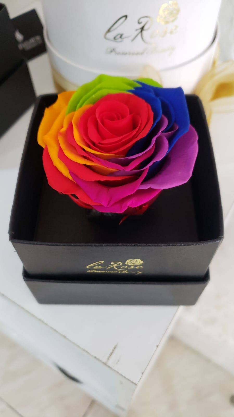 La Rose Preserved Beauty – wholesale Artificial flowers – Rainbow Eternal Rose | Luxury Hat Box1