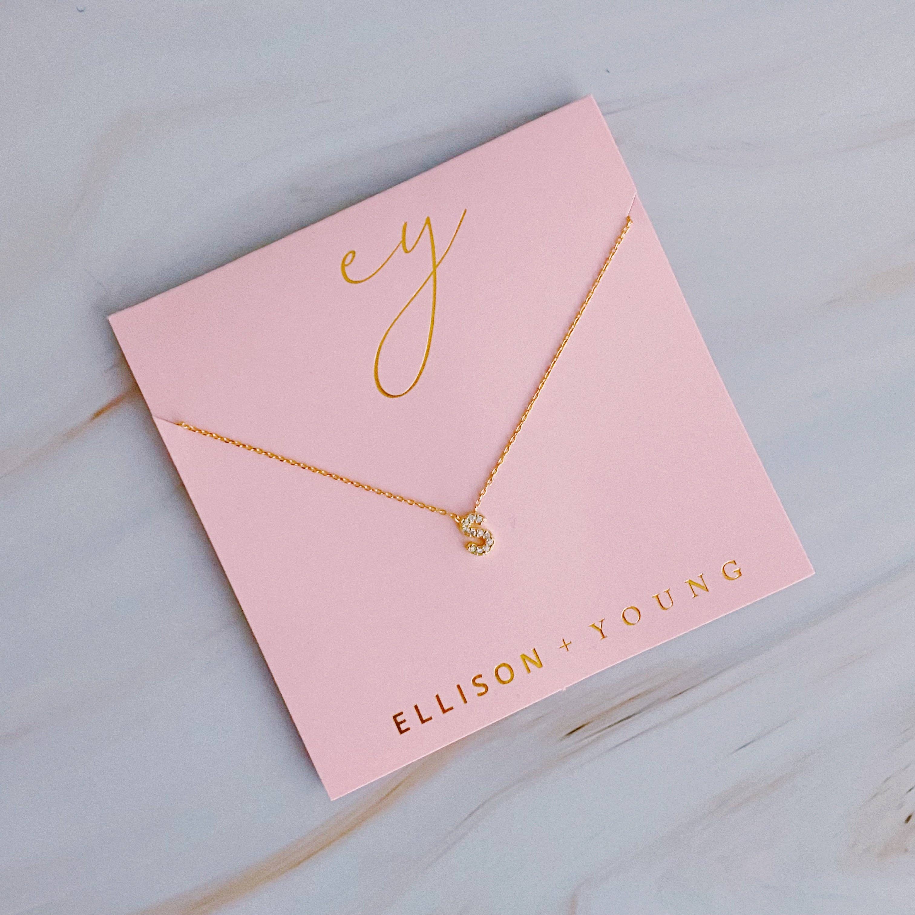 Ellison+Young - Vente Colliers à pendentif - Collier initial Understated Beauty13