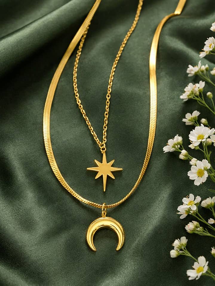 Collana con mezzaluna e stella per la vendita all'ingrosso da parte di Wild & Free