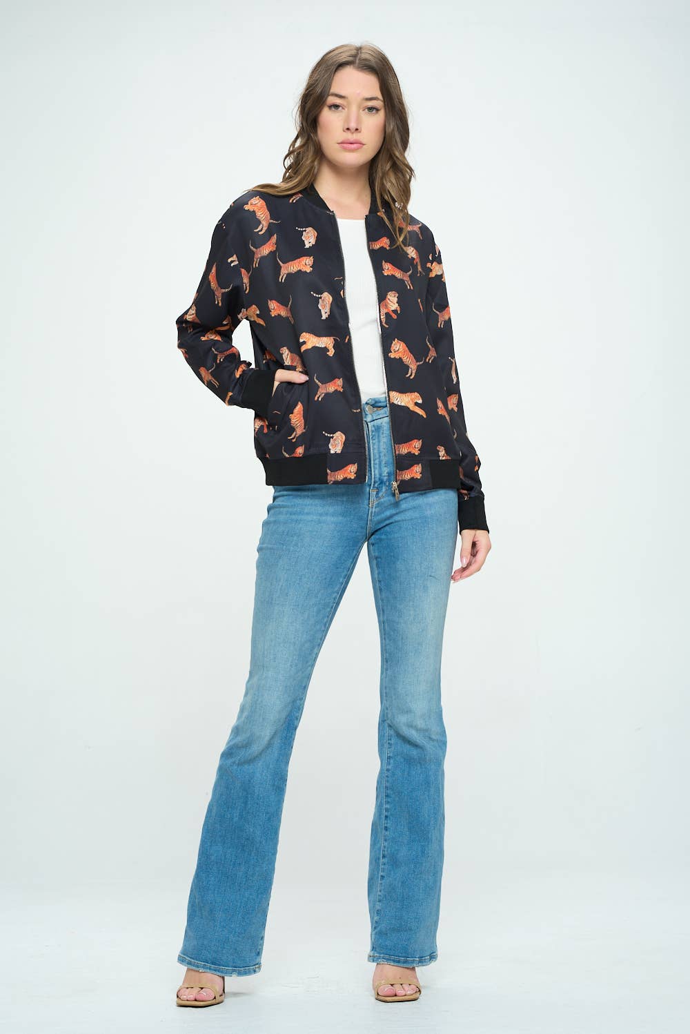 SM WARDROBE - Vente Bombers – femme - Veste bomber noire à imprimé tigre intégral1