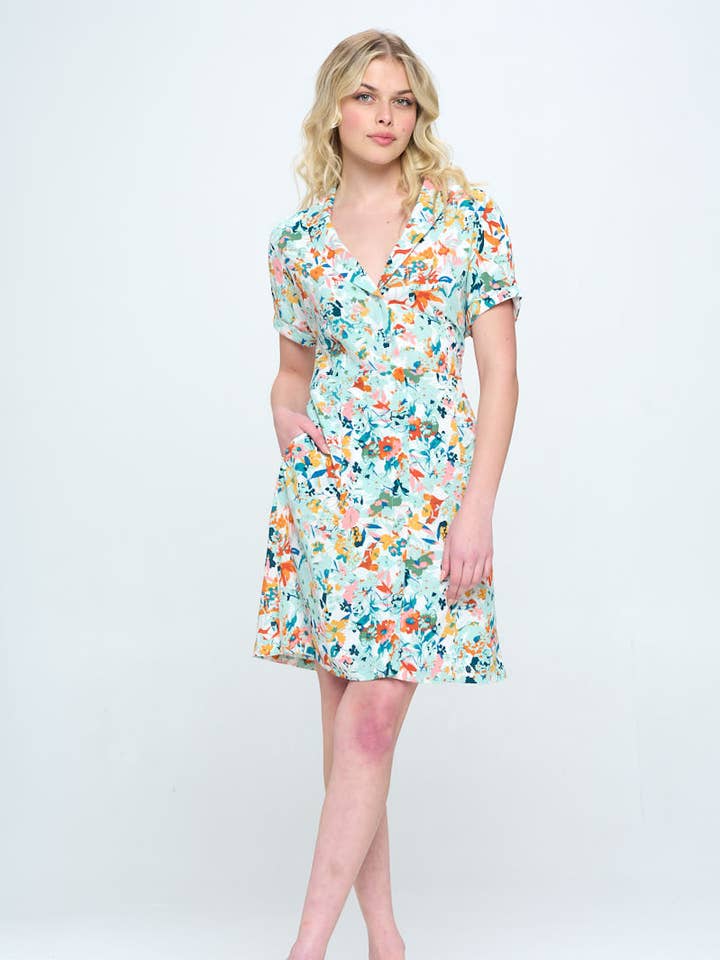 SM WARDROBE - Wholesale Dress - Women's - SPRING FLORAL PRINT BUTTON UP LIGHT GREEN DRESS WITH POCKETS