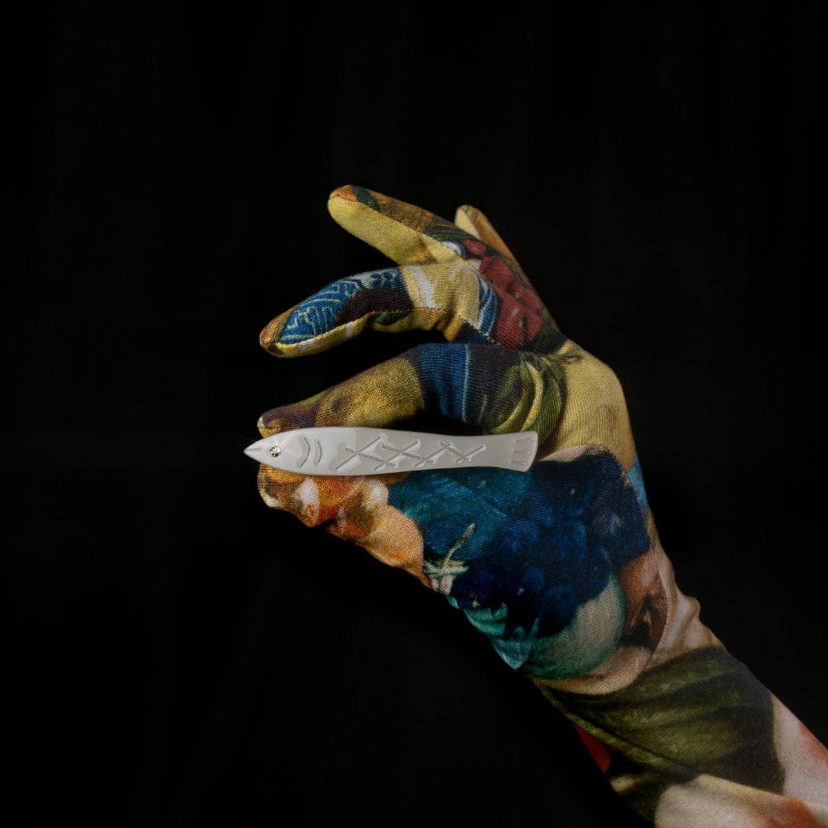 WINONA IRENE - Wholesale Hair Accessories Set - Women's - Sardine Fish Hair Clip Set in Silver Acetate with Rhinestone10