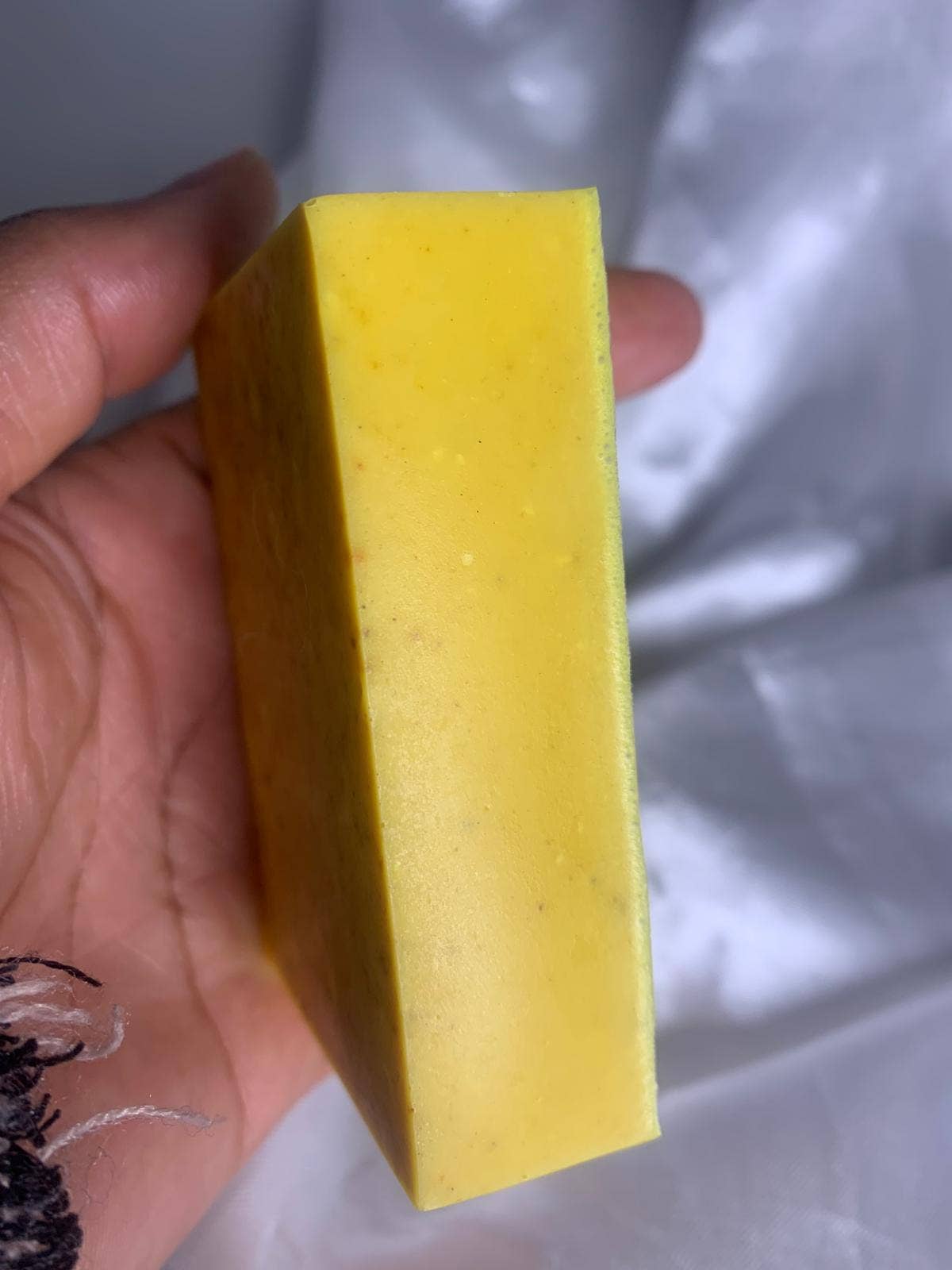 Chabinehairstore – wholesale Bar Soap – Nourishing face and body soap with turmeric and sea moss, seamoss and turmeric soap.4