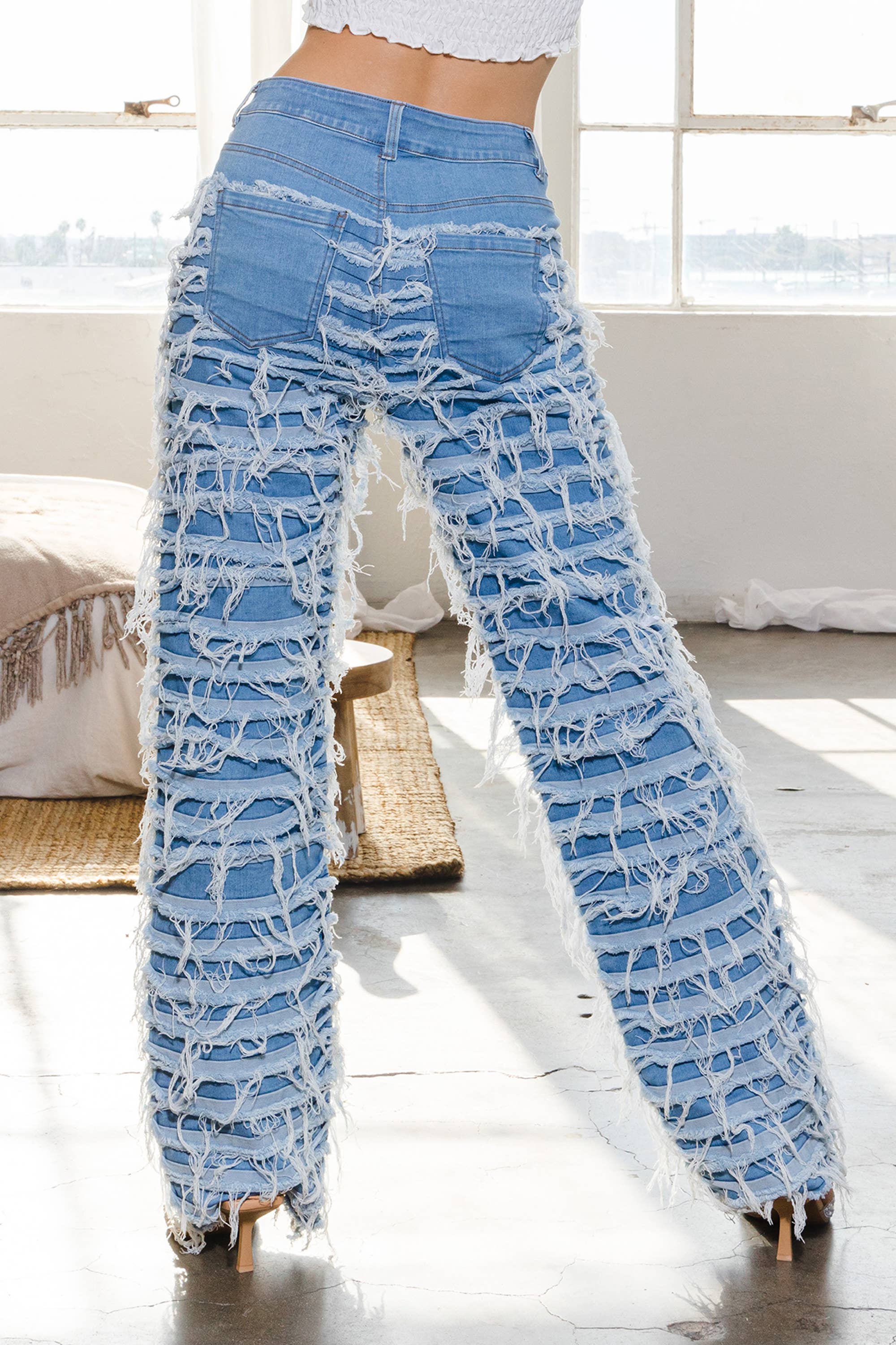 Wholesale JD-305 Pants Destroyed detailed Jeans for your store