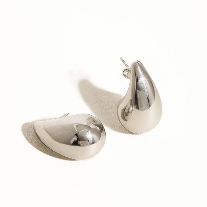 Flânerie by MAIQ - Wholesale Huggie Earrings - Colette 18K Gold Non-Tarnish Large Huggie Droplet Earring5