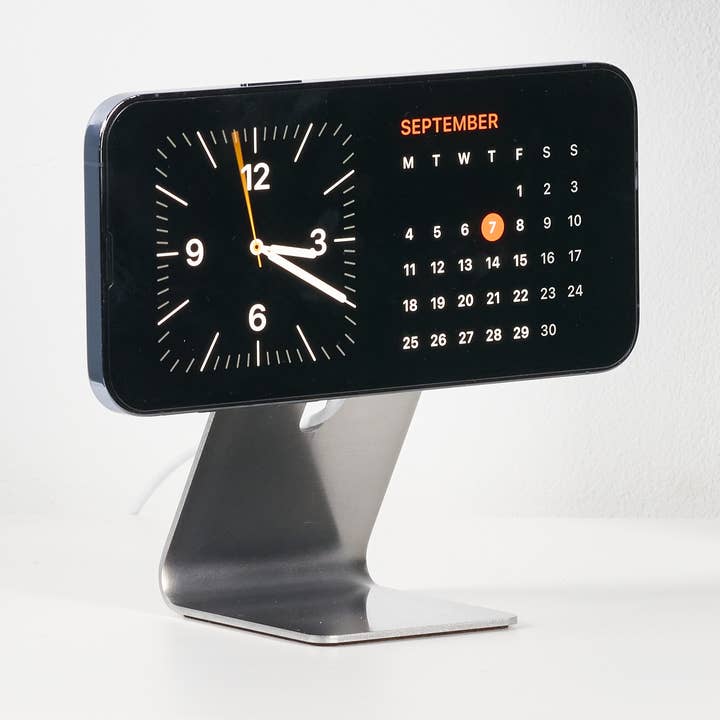 Mesa de cabeceira Magsafe iPhone Dock | Aço inoxidável por atacado de Oakdene Designs