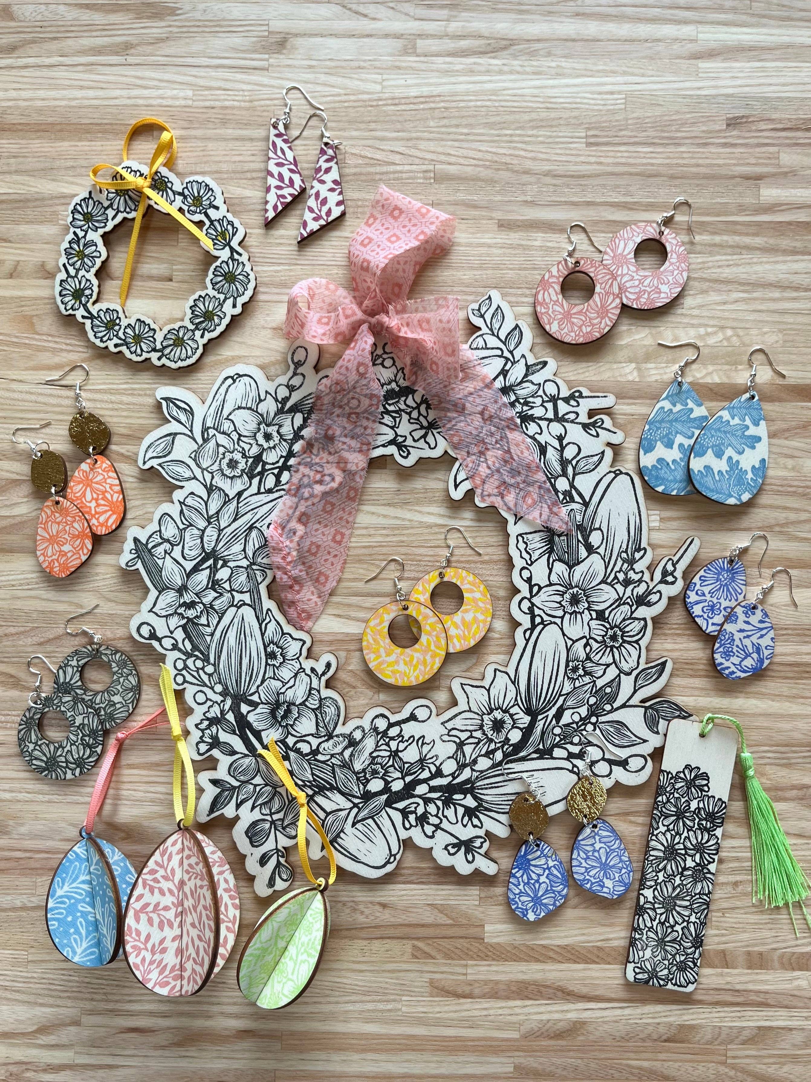 Beth Lewis Art – wholesale Dangle earrings – New Colourful Wooden Earrings27