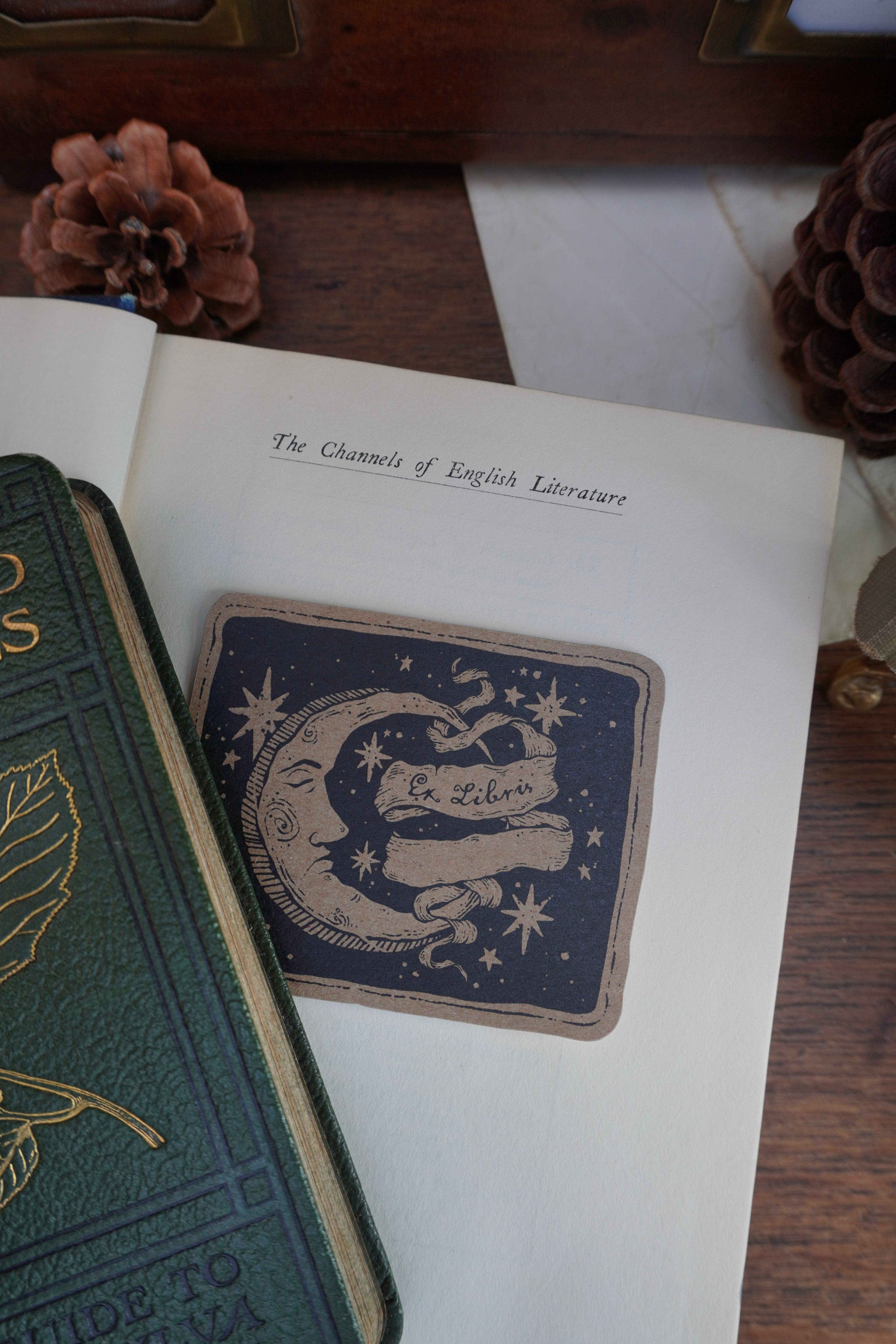 Tooth and Toad - Vente Autocollant - Autocollant Ex Libris lune | Papier kraft3