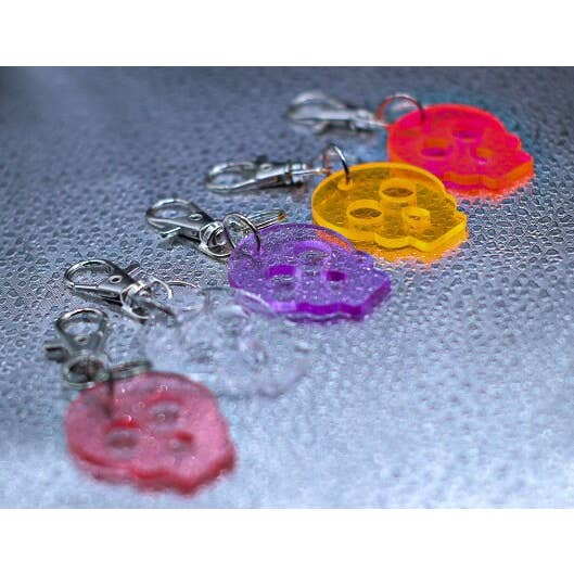 Mini akryl kraniet nøglering | Halloween | Assorterede farver for engroshandel hos DeanMish