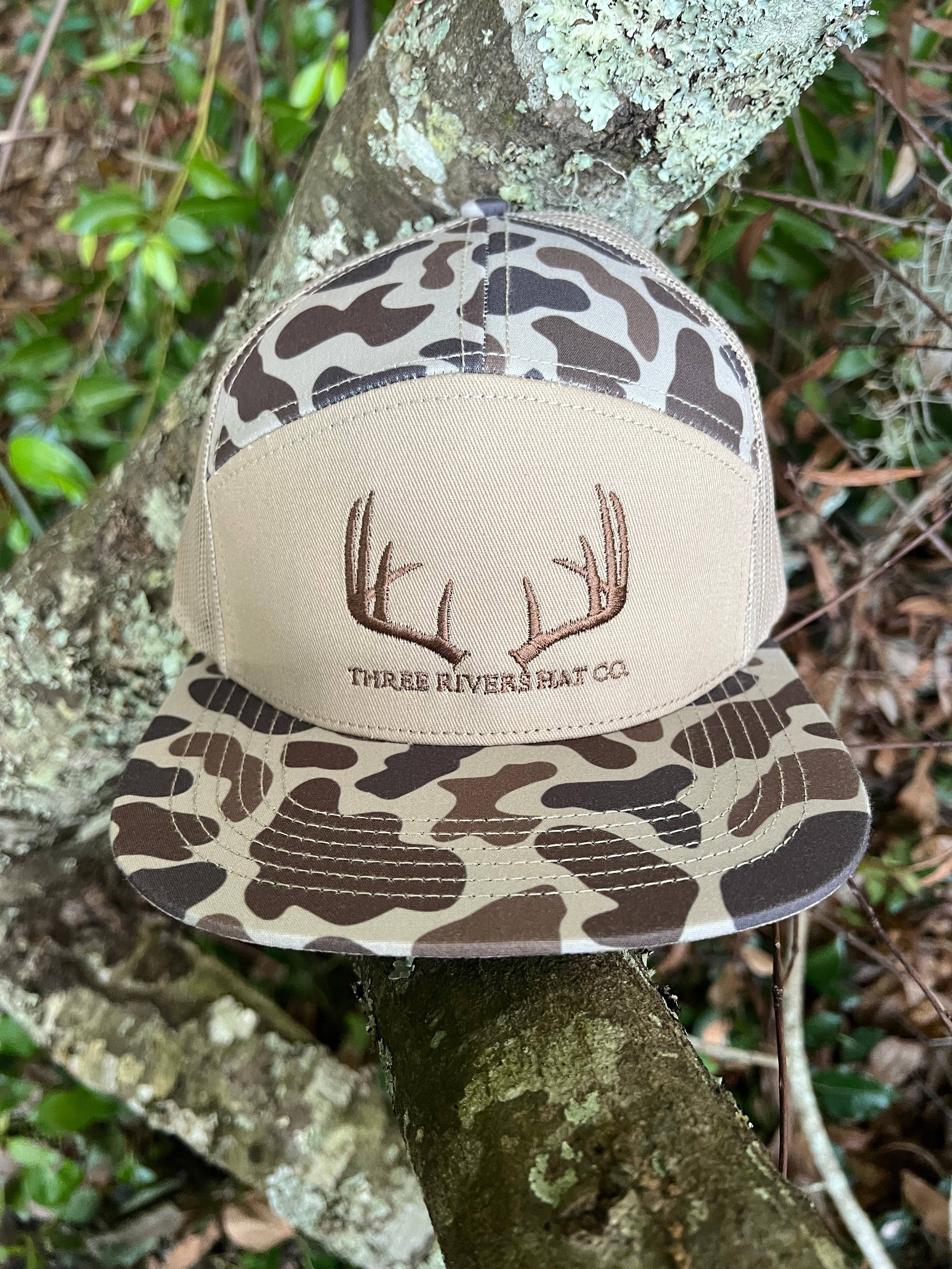 Three Rivers Hat Co. – Engroshandel Trucker hat - Unisex – Klassisk Whitetail Rack - "Old’s Cool" Flatbill Snapback - Lost Hat Co.1