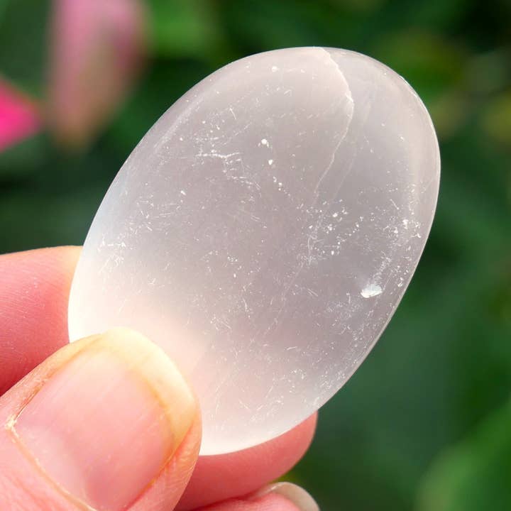 The Healing Sanctuary - Vente Pierre et cristal de spiritualité - Stones d'inquiétude en sélénite0