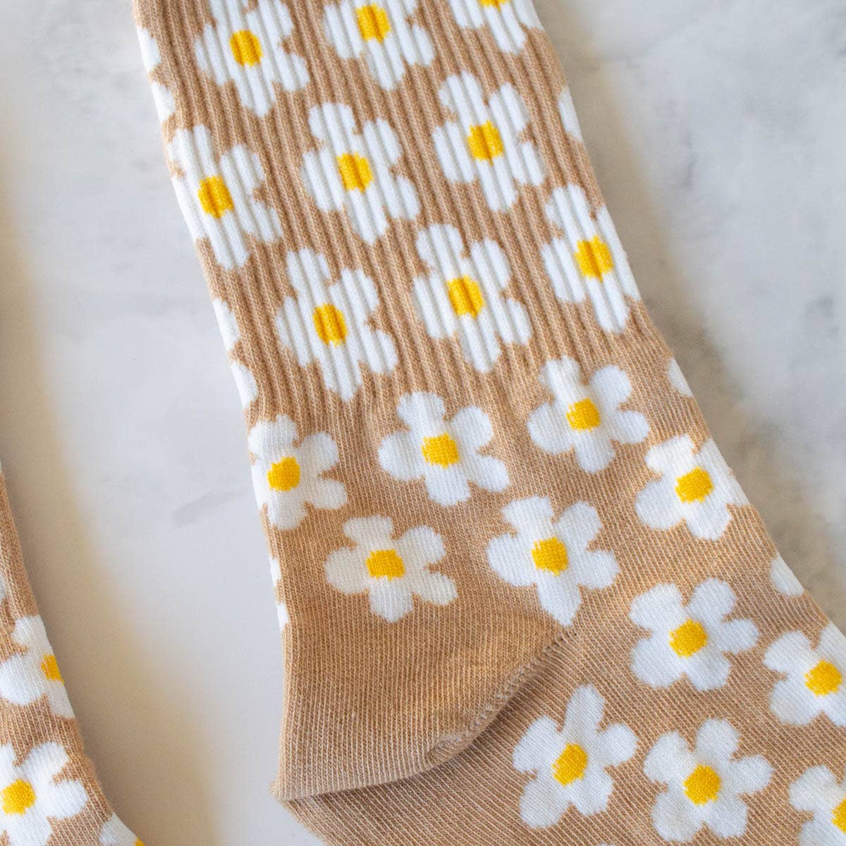 Tiepology - Wholesale Socks - Women's - Full of Daisy Casual Socks1