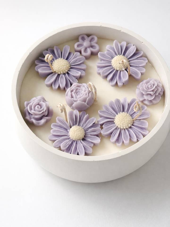 Large Bowl Soy Wax Candle With Flower Toppings for wholesale by The lines studio