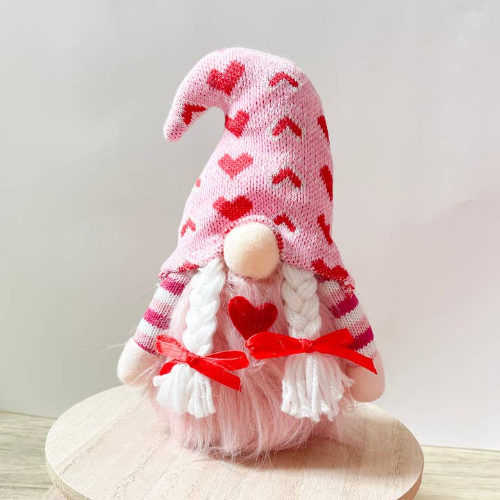 Sombrero de corazón rosa de gnomo de San Valentín con trenzas blancas para venta al por mayor de Ivy and Sage Market